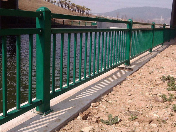 河道護欄